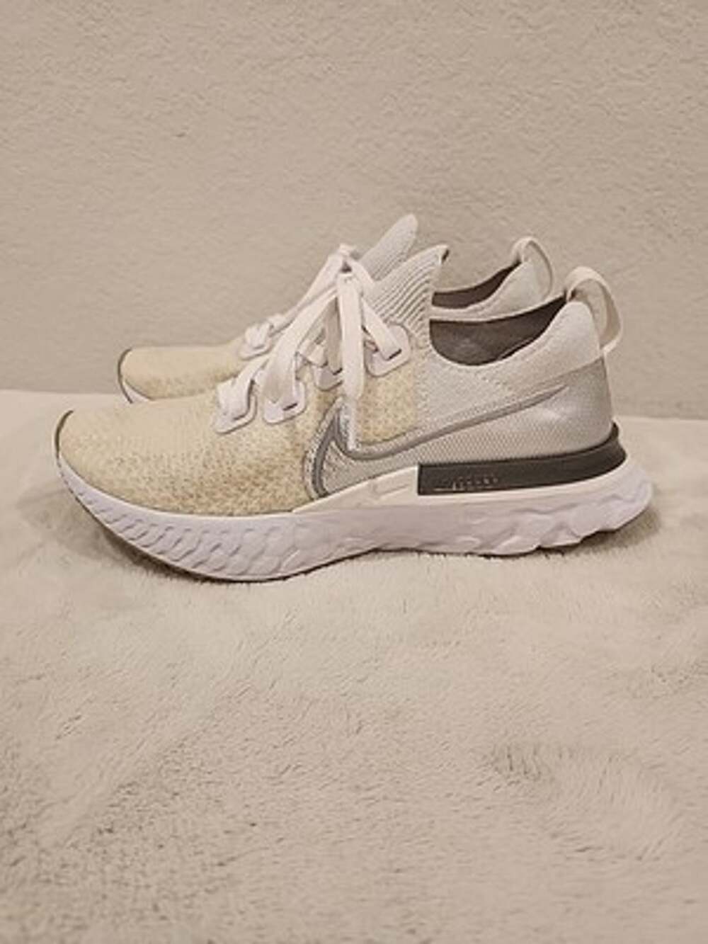 Nike Women's 7 React Infinity Run Flyknit Sneakers Ultra Light